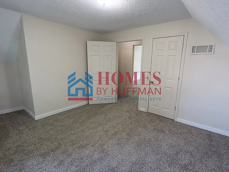 1321 E Indiana St — Photo 10