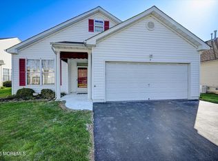 8 Orchid Ln, Brick, NJ 08724