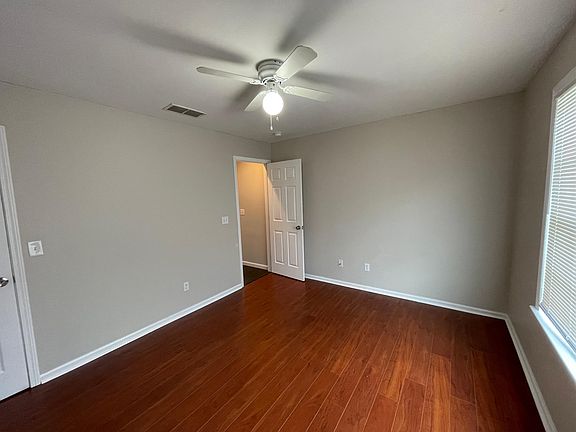 4th image of 5525 Yellow Pine Dr