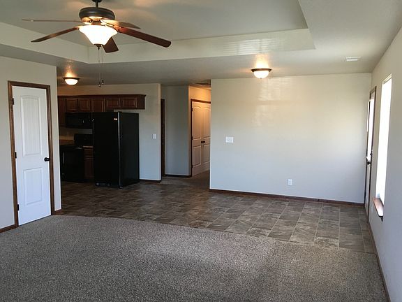 5th image of 129 SE Rose Garden Ln