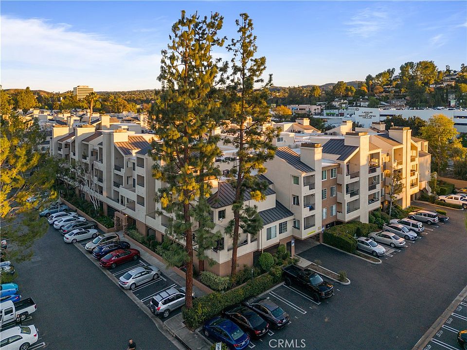 1st image of 5530 Owensmouth Ave APT 313