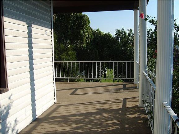 5th image of 251 E Crawford Ave