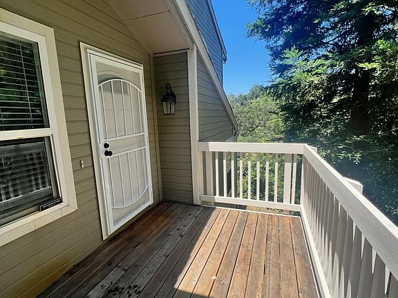 3rd image of 236 Live Oak Cir