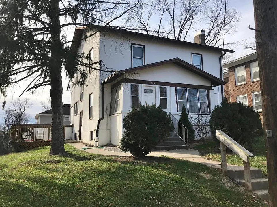 1516 Rosemary Ln