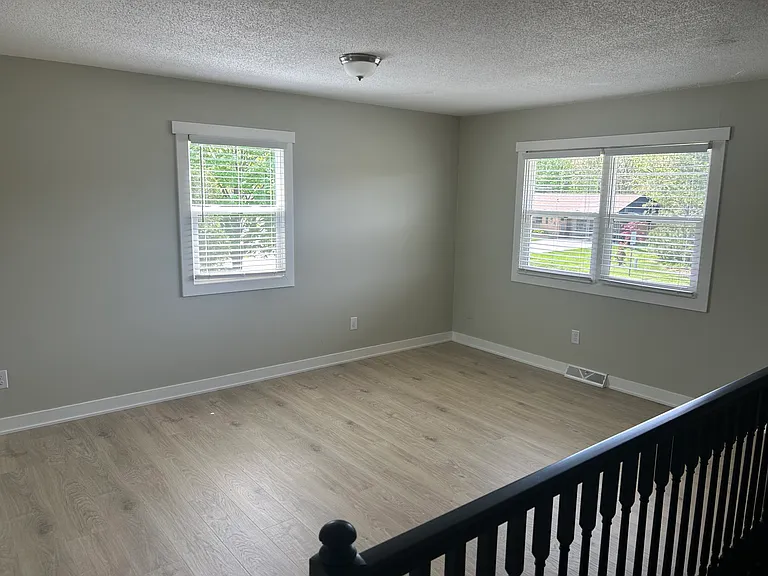 3516-3518 Kenowa Ave SW — Photo 5