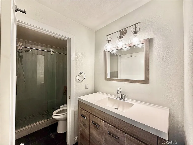 1477 W 20th St #7 — Photo 21