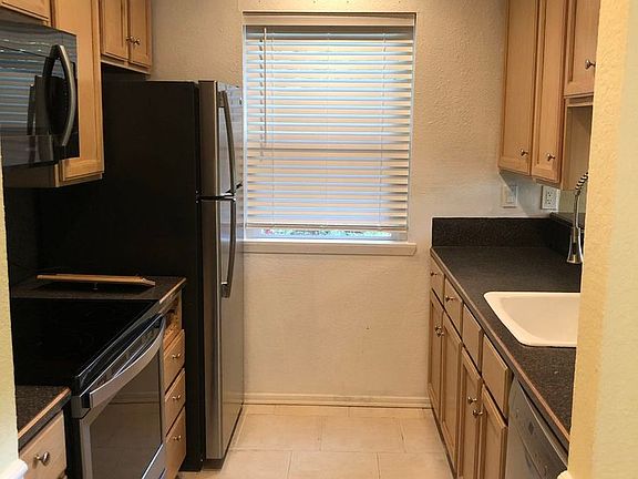 4th image of 5211 213th Pl SW APT 1