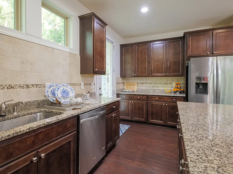 411 Alamosa Pl — Photo 12