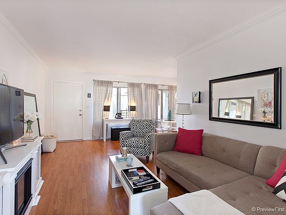 5th image of 4180 Louisiana St APT 3J