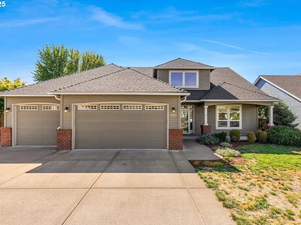 2709 N Holiday Ln, Newberg, OR 97132