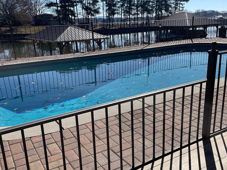 2nd image of 209 Blue Springs Trl