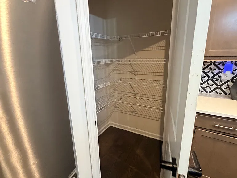 7318 Shady Tree Ct — Photo 26