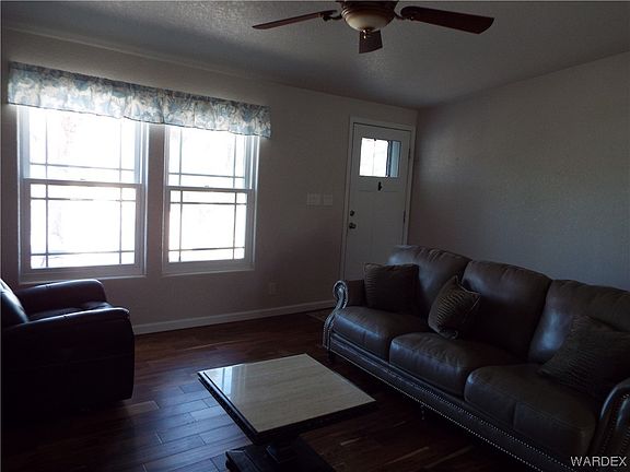 3rd image of 18597 N SPUR Drive