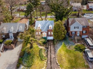 1061 Greentree Rd, Pittsburgh, PA 15220