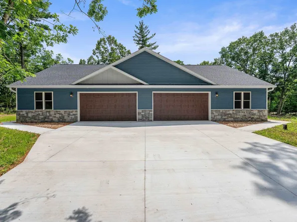 W6513 Woodhaven Cir, Wautoma, WI 54982
