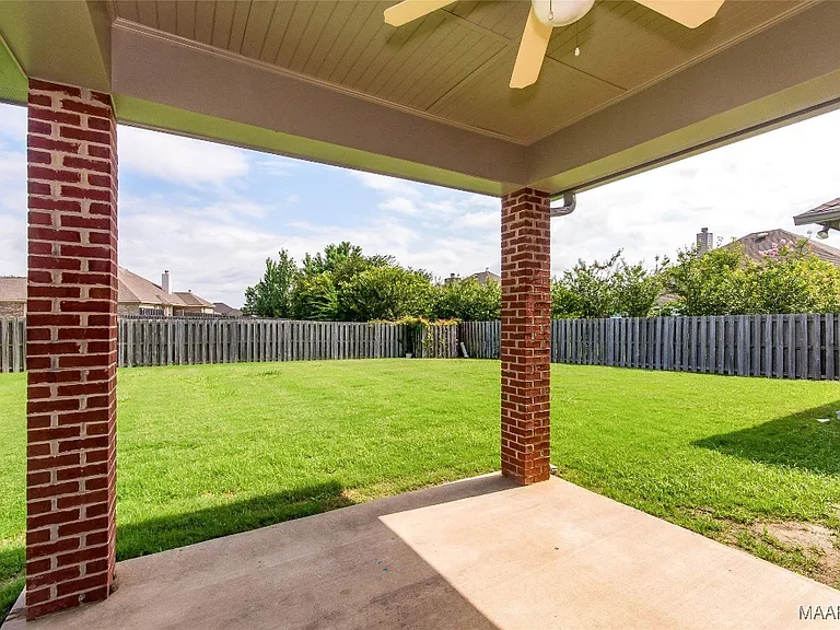 9625 Helmsley Cir — Photo 37