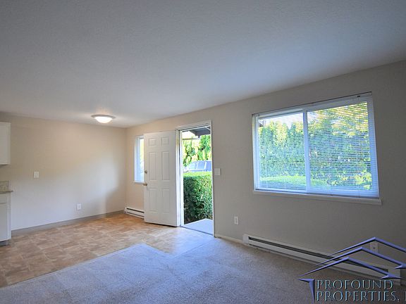 5th image of 221 SE 12th Ave APT 15