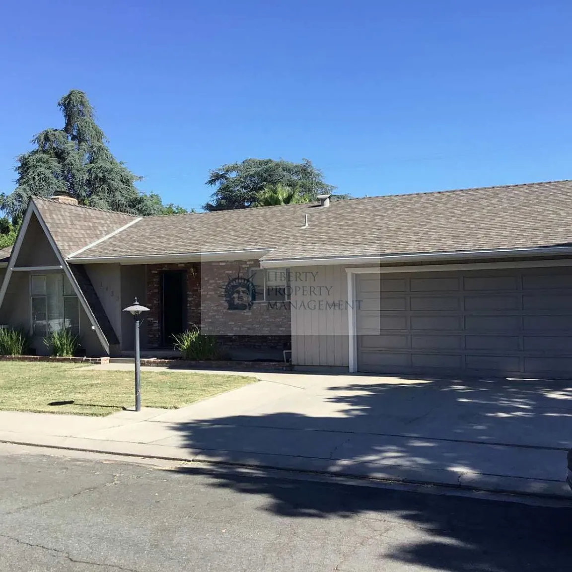 1433 Baywood Dr photo 1