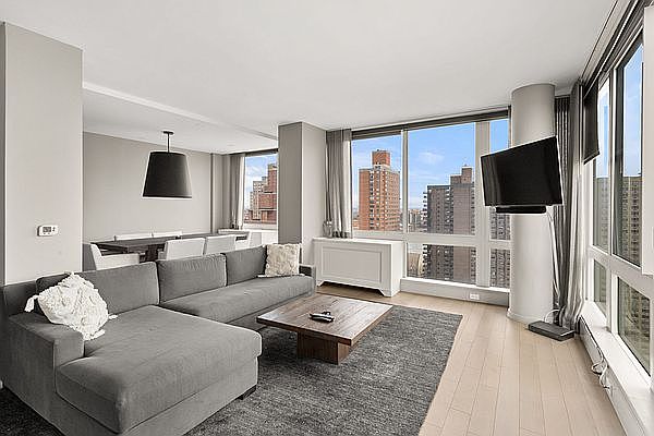 1st image of 389 E 89th St APT 27B