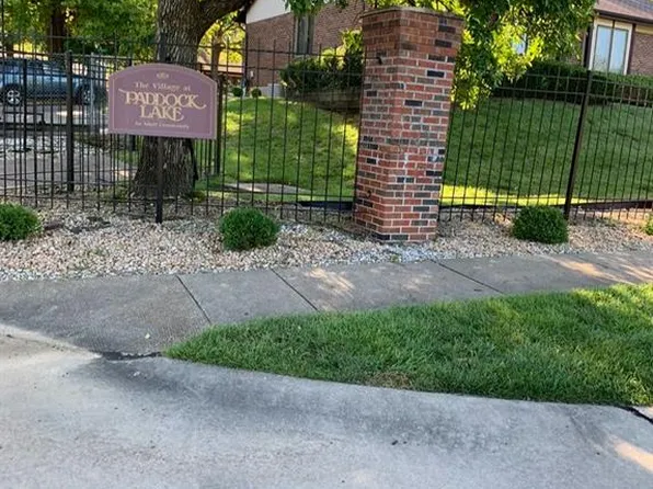 12225 Tarpon Dr, Florissant, MO 63033