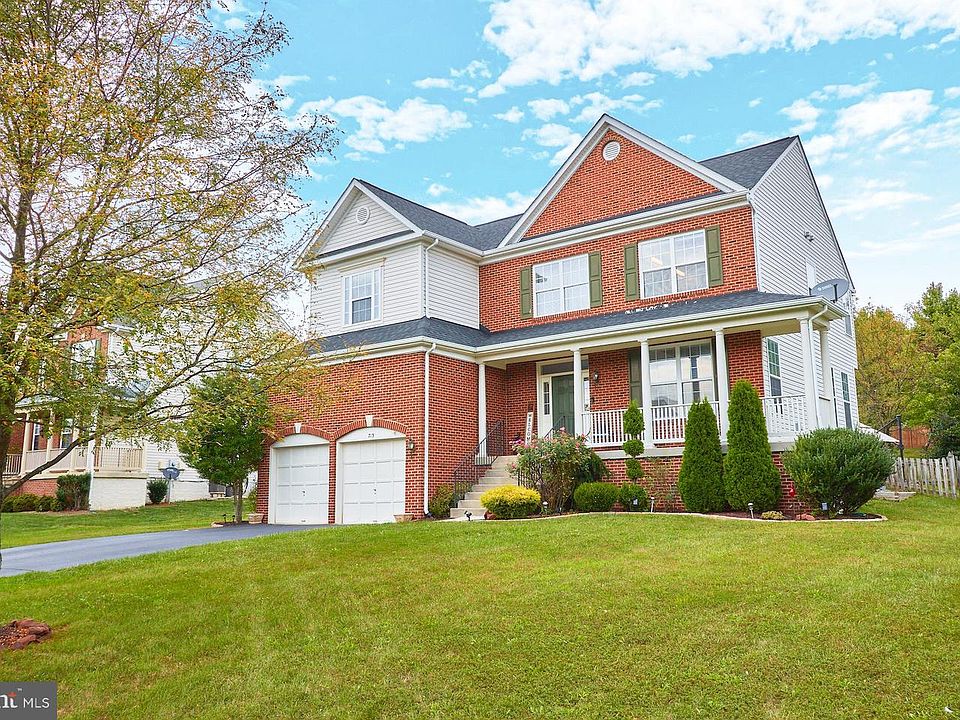 1st image of 713 Hunton Pl NE