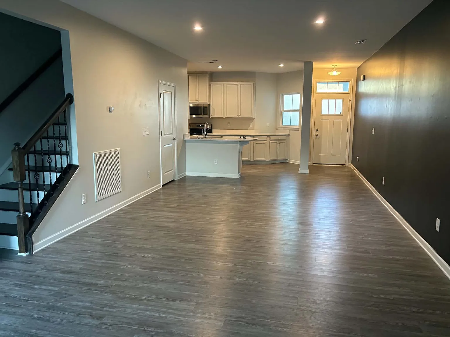 3 bed, 1742 sqft, $2,200 — Photo 4