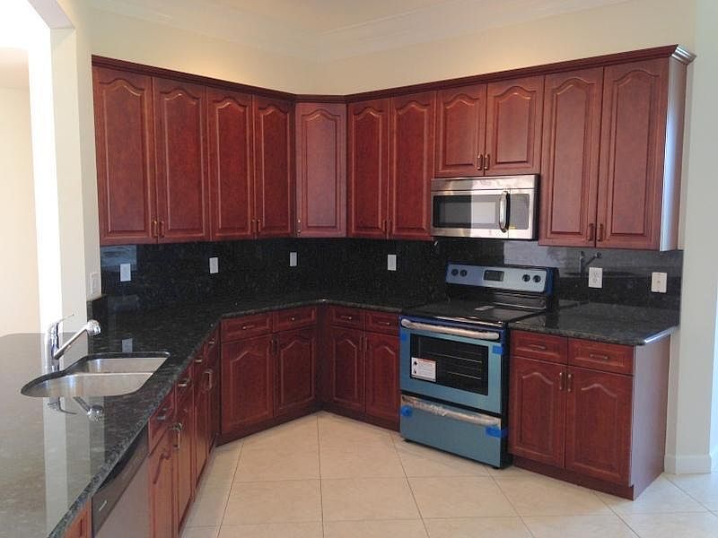 2nd image of 446 NW Sheffield Cir