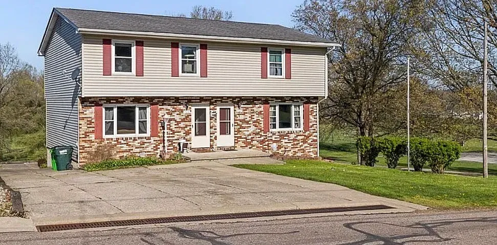 3 bed, 1.5 bath, $1,650 — Photo 1