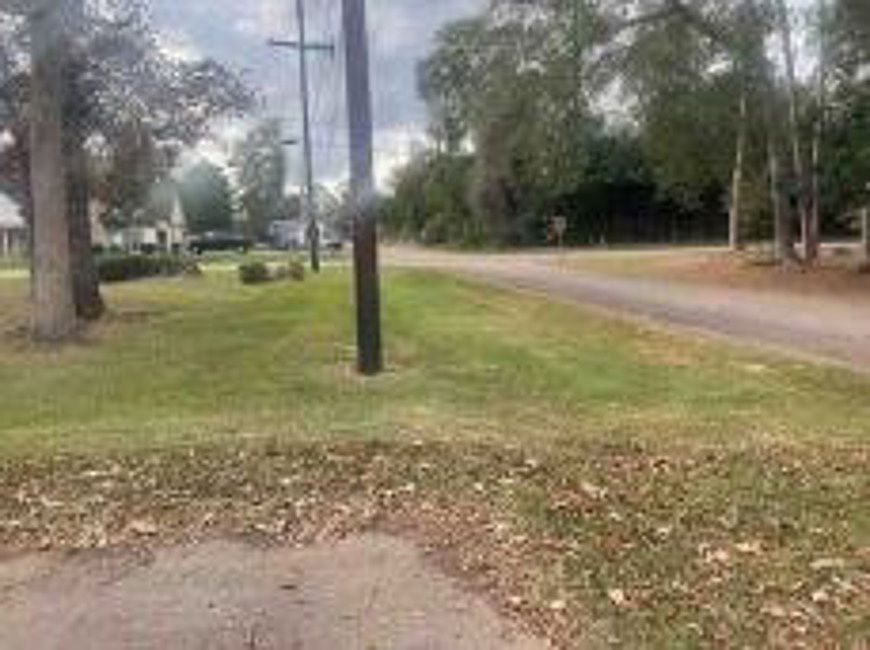 Exterior Neighborhood (street photo)