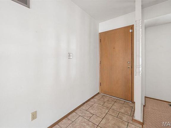 4th image of 587 Twigwood Dr