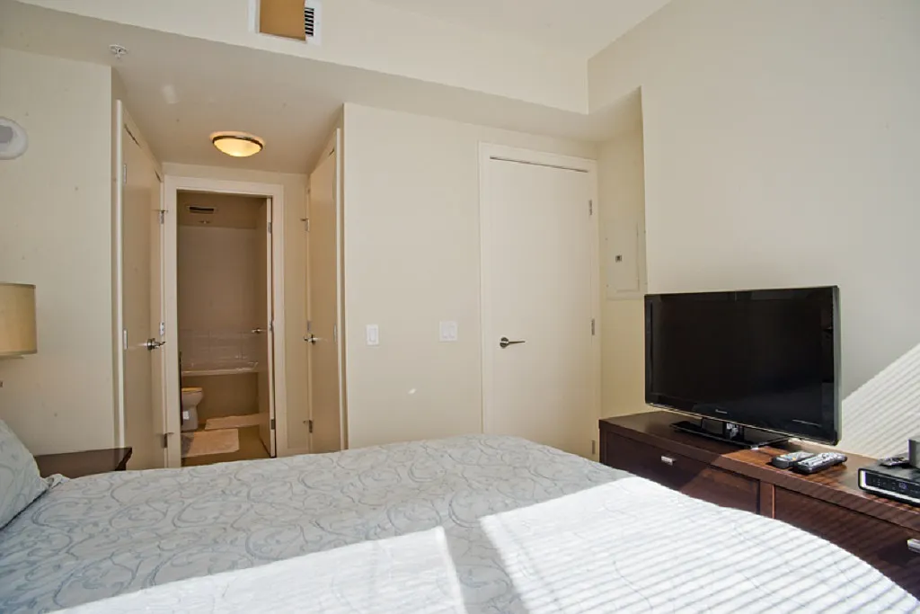 222 Riverfront Ave SW — Photo 2