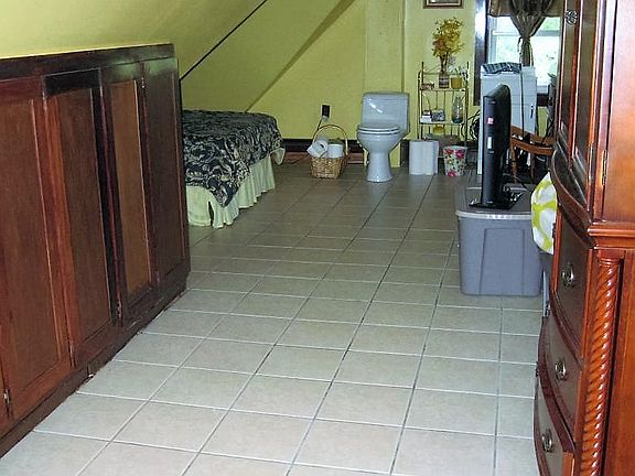 5th image of 174 Treadwell Ave