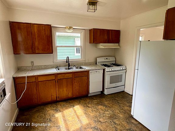 4th image of 4026 Morris St