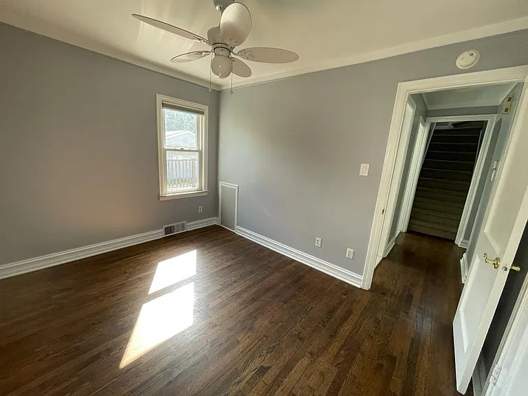 136 Girard Ave — Photo 16