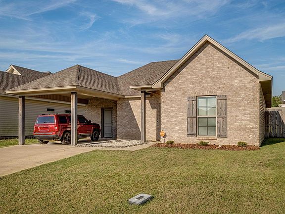 3rd image of 130 Yellow Pine Dr