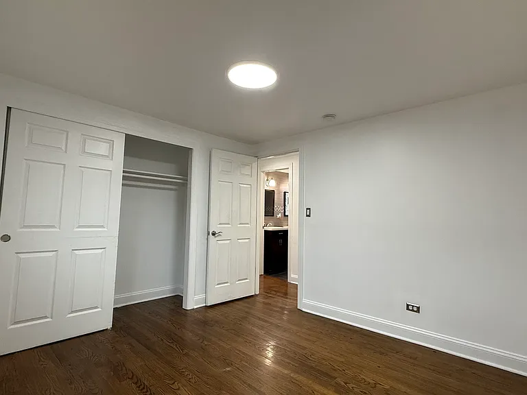2232 N River Rd #3 — Photo 15