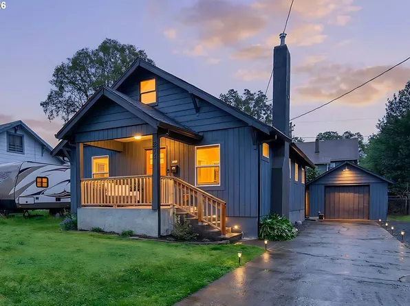 274 N 3rd St, Saint Helens, OR 97051