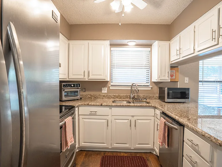 1429 Hall Dr — Photo 14