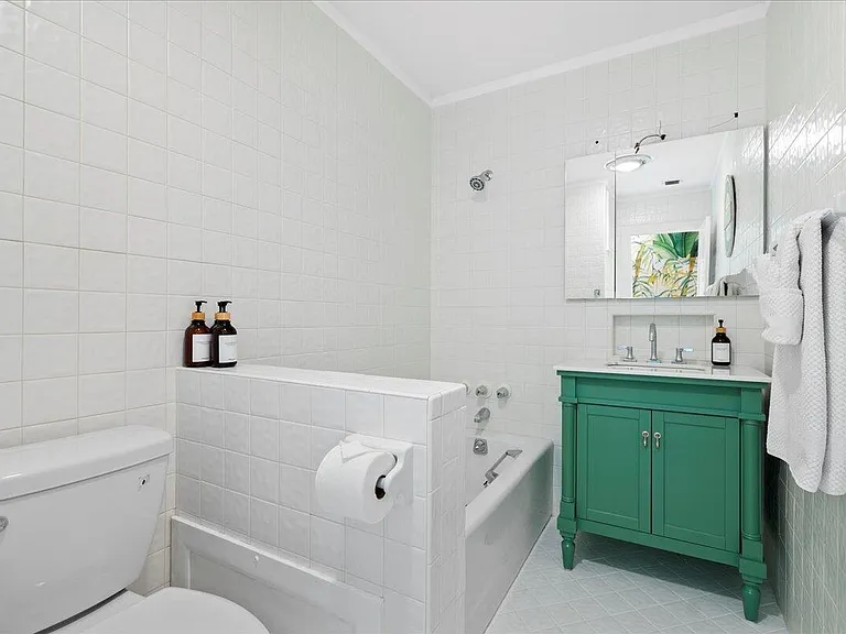 2412 N Lakeside Dr — Photo 16