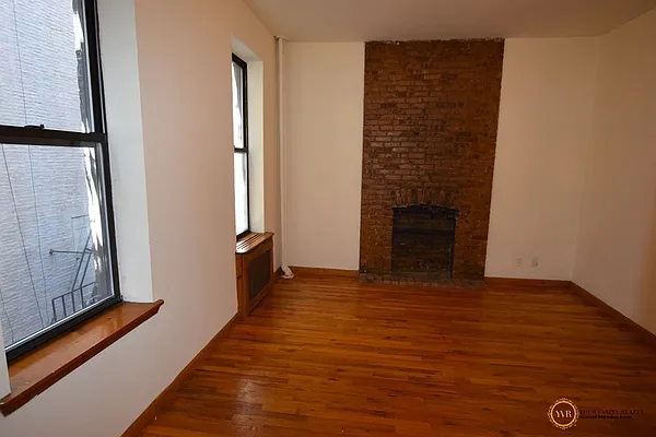 Rented by Your Vanity Realty | media 49