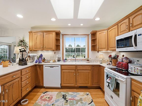 15th image of this home