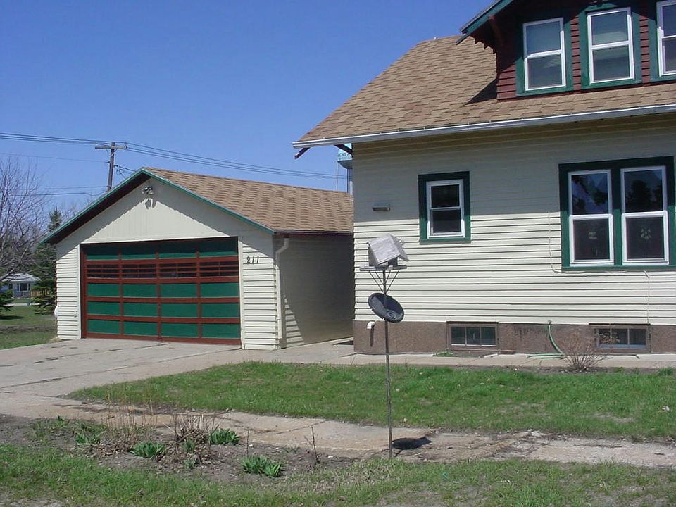 2nd image of 211 Church St W