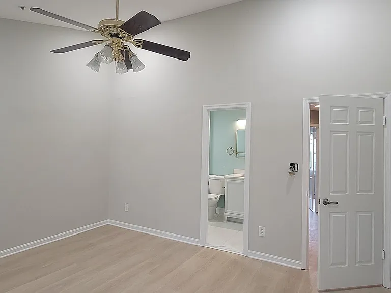8413 Meadow Green Way — Photo 5
