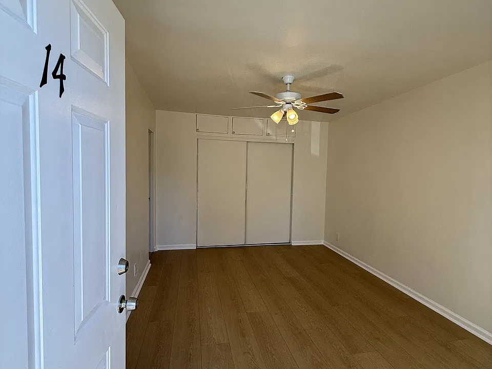 911 W Angeleno Ave #14