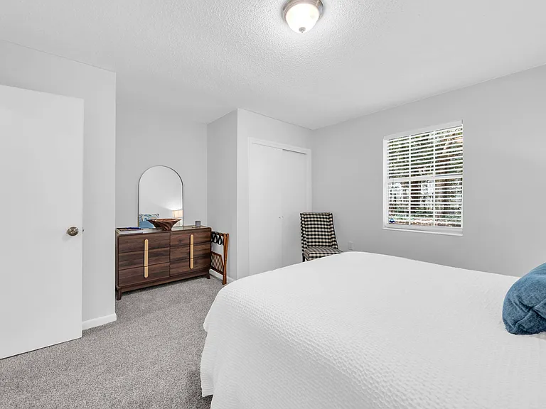 910 Whisperwood Ln S — Photo 26