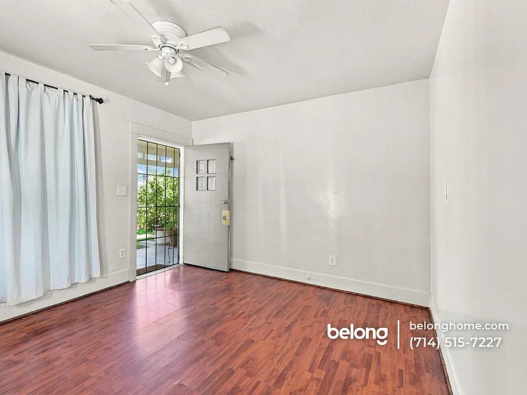 516 S Van Ness Ave — Photo 10