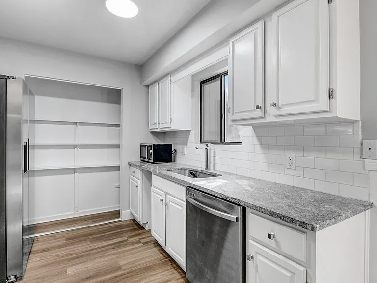 1904 Stephens St — Photo 14