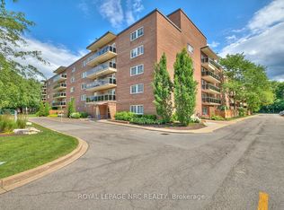 196 Scott St #515, Saint Catharines, ON L2N5T2