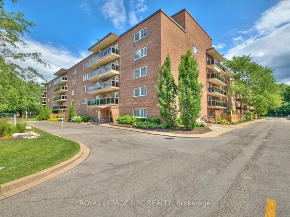 196 Scott St #515, Saint Catharines, ON L2N 5T2