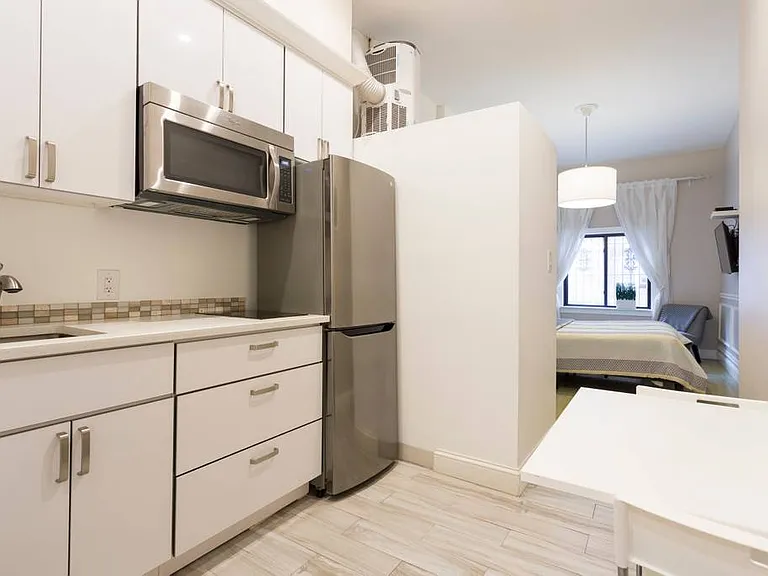 307 E 93rd St #1FE — Photo 2